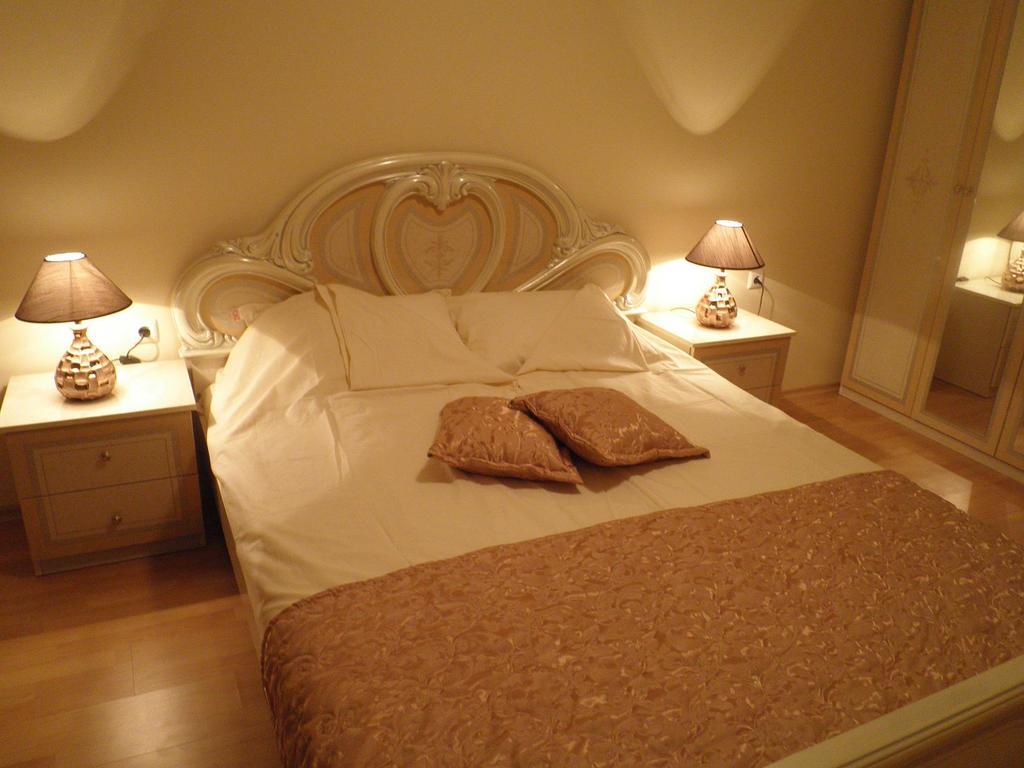 Private Apartments In Privilige Fort Beach Elenite Exterior foto